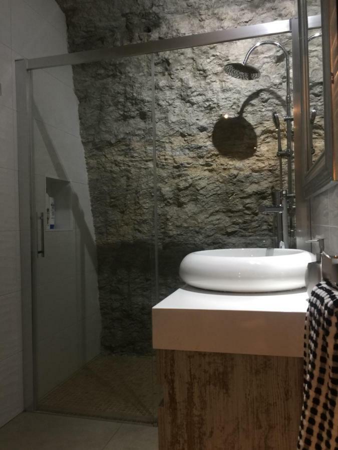 Casa Cueva Un Rincon En La Roca Villa Setenil De Las Bodegas Exterior photo